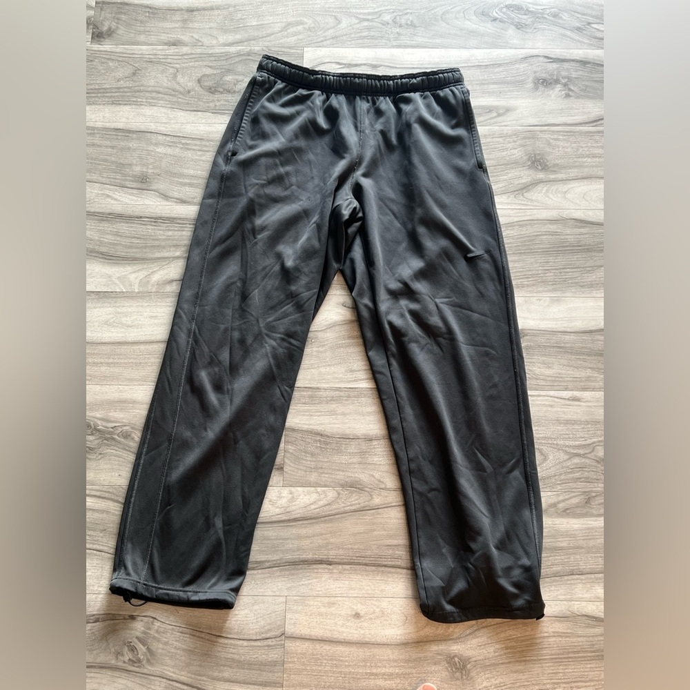 Nike Men's therma fit sweatpants size large